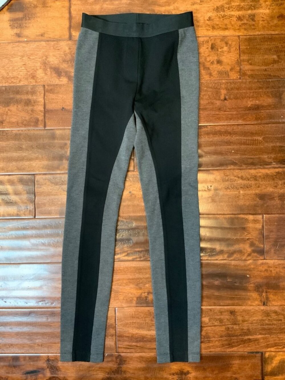 BCBG Maz Azria Black & Gray Colorblock Sasha Leggings, Size XXS